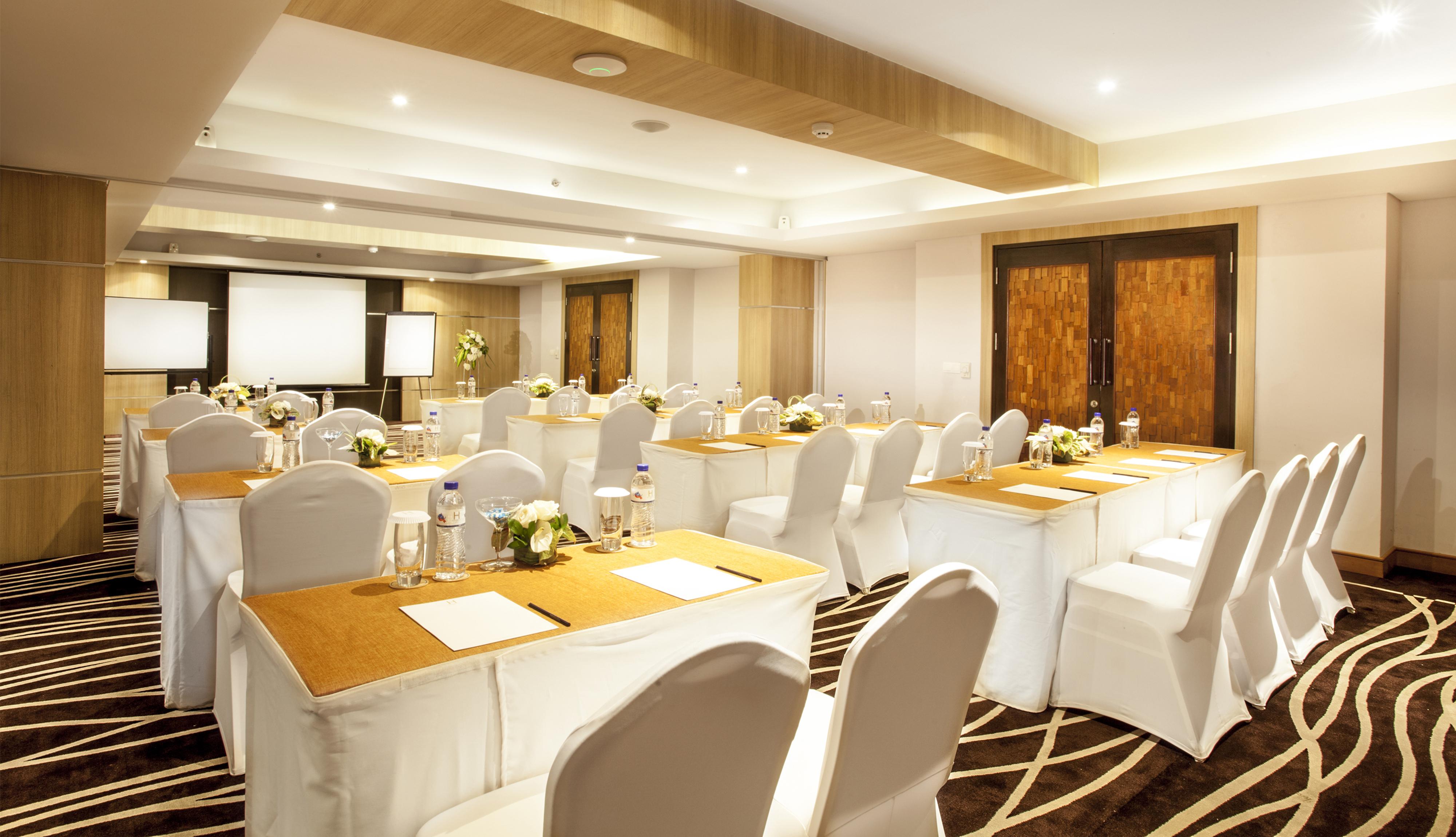 Grand Sovereign Kuta Lombok Extérieur photo