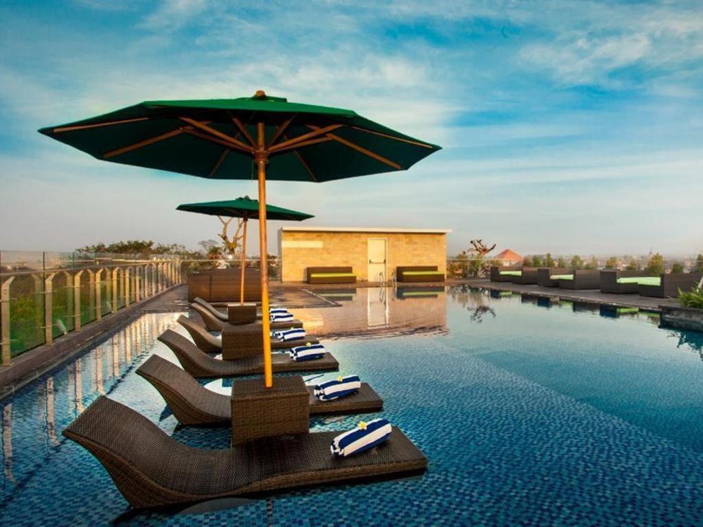Grand Sovereign Kuta Lombok Extérieur photo